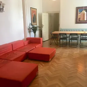 4th Floor Frühstückspension